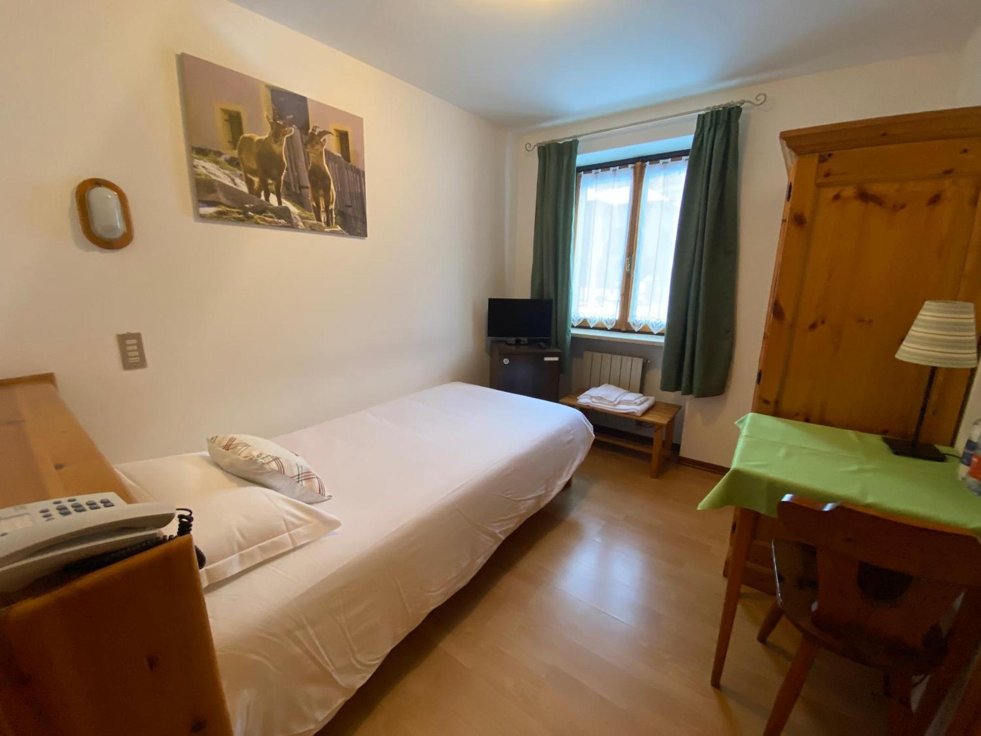 אטרובלס Hotel Col Serena מראה חיצוני תמונה