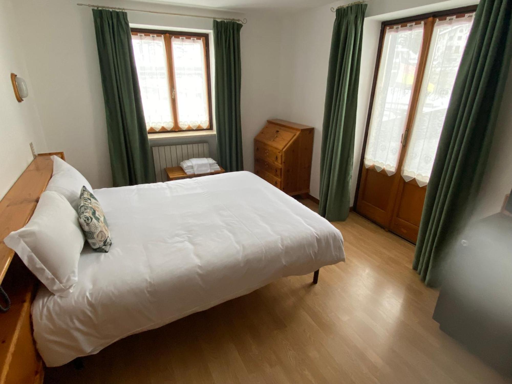 אטרובלס Hotel Col Serena מראה חיצוני תמונה
