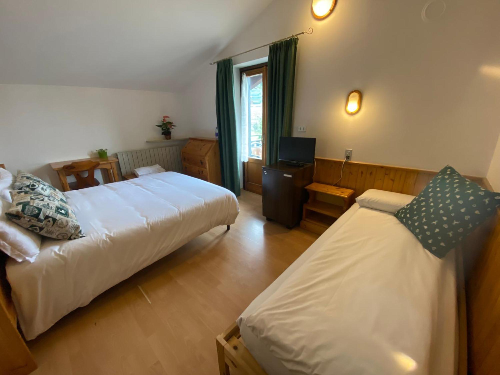 אטרובלס Hotel Col Serena מראה חיצוני תמונה