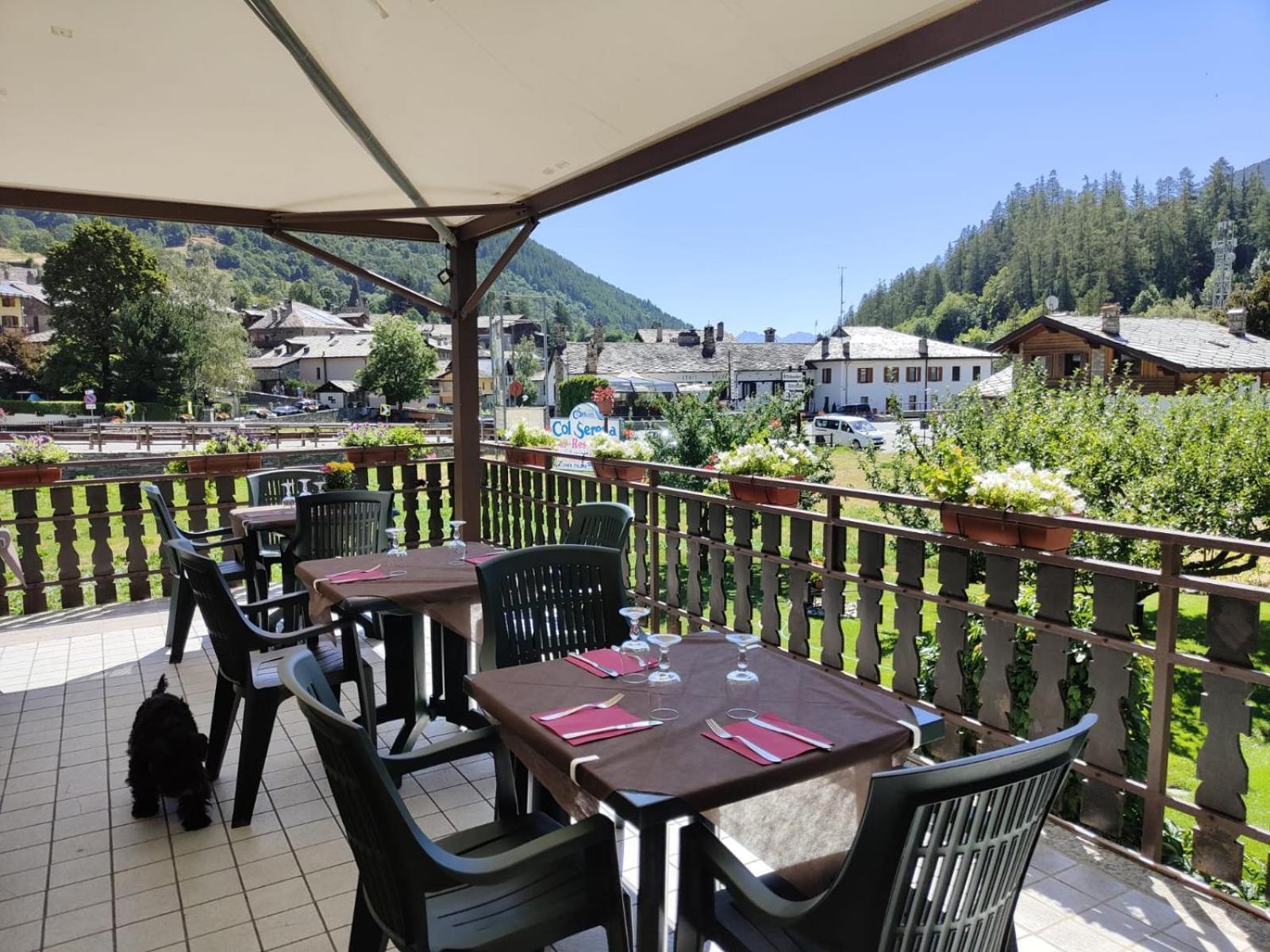 אטרובלס Hotel Col Serena מראה חיצוני תמונה