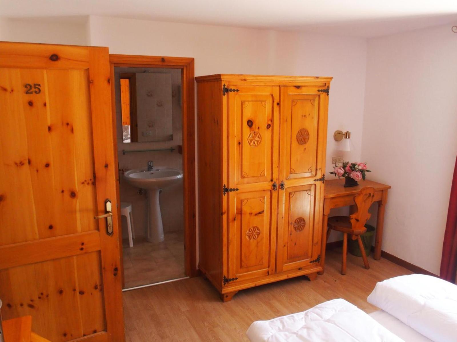 אטרובלס Hotel Col Serena מראה חיצוני תמונה