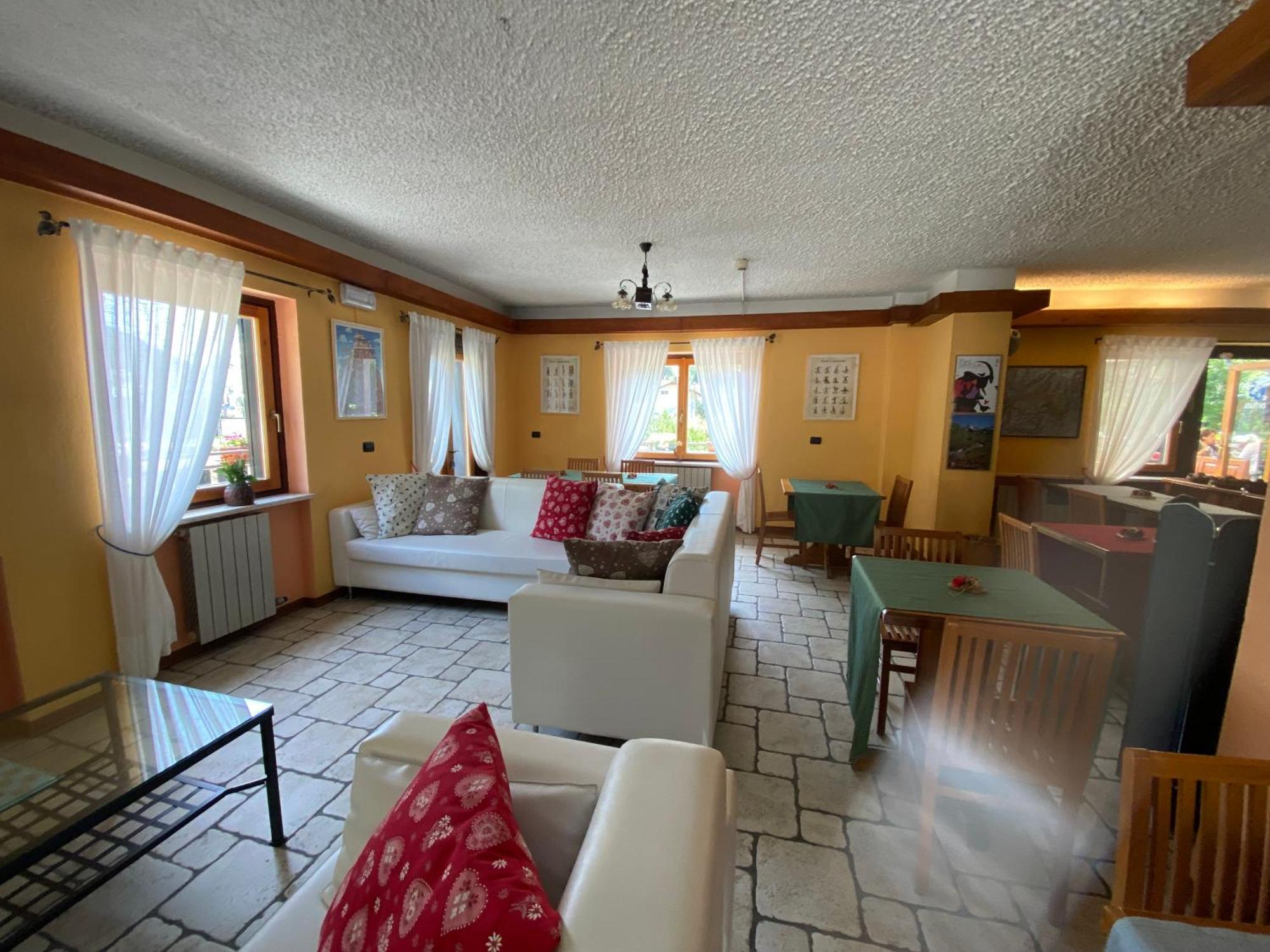 אטרובלס Hotel Col Serena מראה חיצוני תמונה