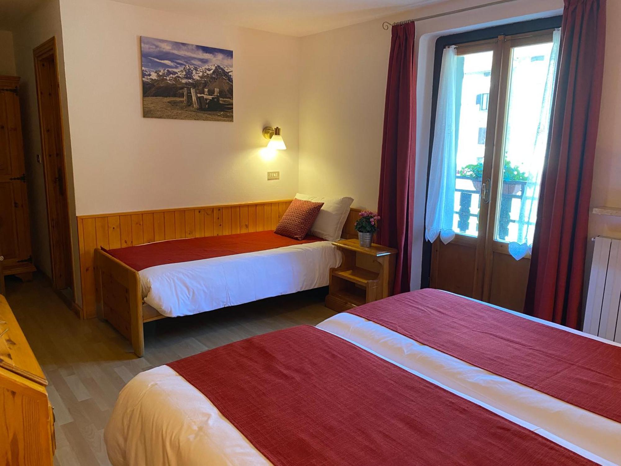 אטרובלס Hotel Col Serena מראה חיצוני תמונה