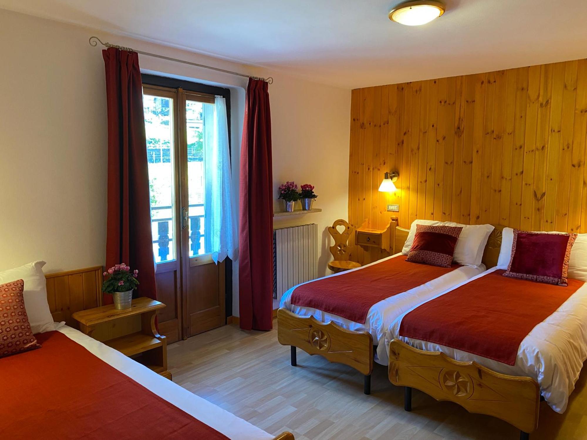 אטרובלס Hotel Col Serena מראה חיצוני תמונה